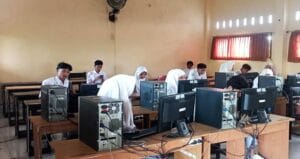 Tes Akademik Siswa dengan Ujian Akhir Sekolah (UAS) Genap 2025 Kelas XII TKJ dan Otomotif-SMKS Gunung Rinjani Lombok 2 Ujian sekolah genap 2025 kelas XII-b