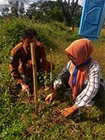 Simbolis Menanam Pohon