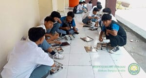 Program Makan Bergizi Gratis: Langkah Strategis Badan Gizi Nasional Wujudkan Generasi Sehat Indonesia Tahun 2025 2 mbg 02a SMKS Gunung Rinjani Lombok