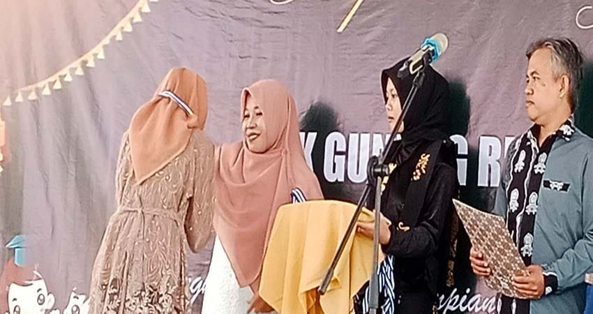 Wisuda-1