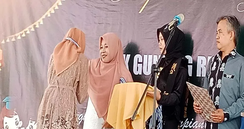 Wisuda-1.jpg