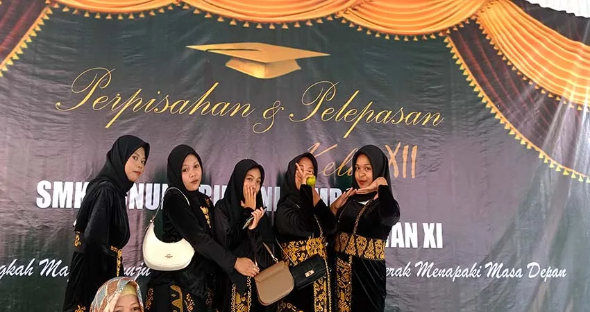 Wisuda-3.jpg