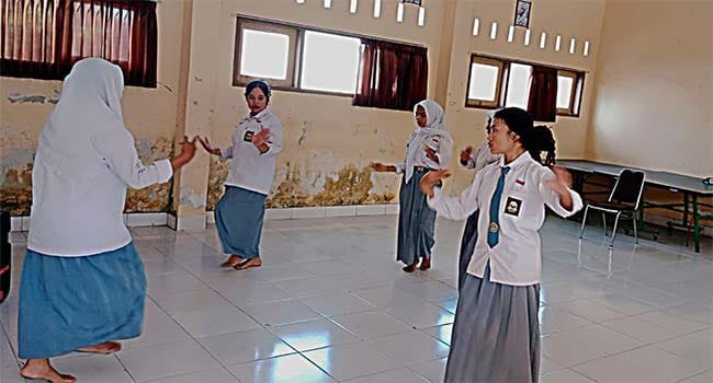 Latihan-menari-2-x