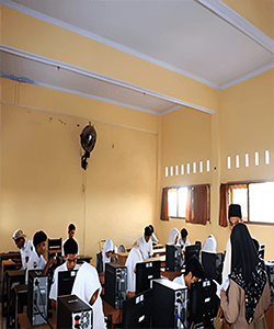 Tes Akademik Siswa dengan Ujian Akhir Sekolah (UAS) Genap 2025 Kelas XII TKJ dan Otomotif-SMKS Gunung Rinjani Lombok 16 Ujian-US-2025